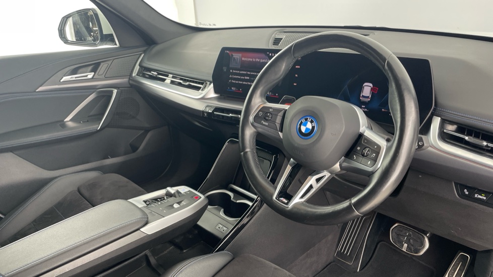 BMW iX1 230kW xDrive30 M Sport 65kWh 5dr Auto Electric Estate - Image 6