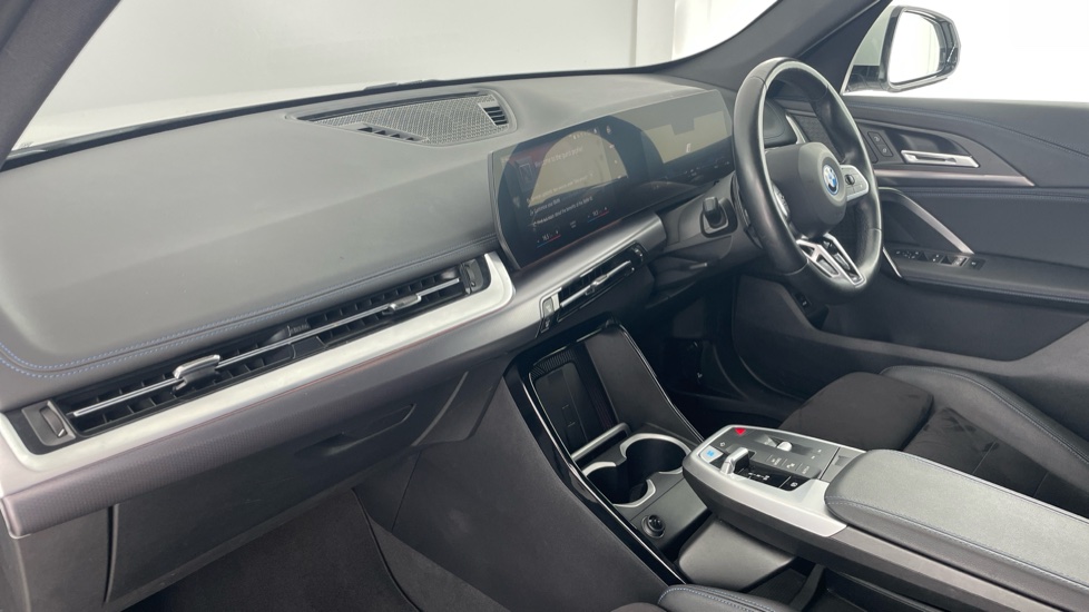 BMW iX1 230kW xDrive30 M Sport 65kWh 5dr Auto Electric Estate - Image 7