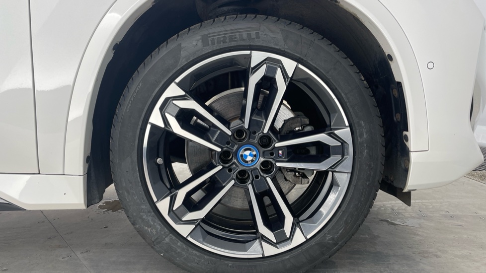 BMW iX1 230kW xDrive30 M Sport 65kWh 5dr Auto Electric Estate - Image 14