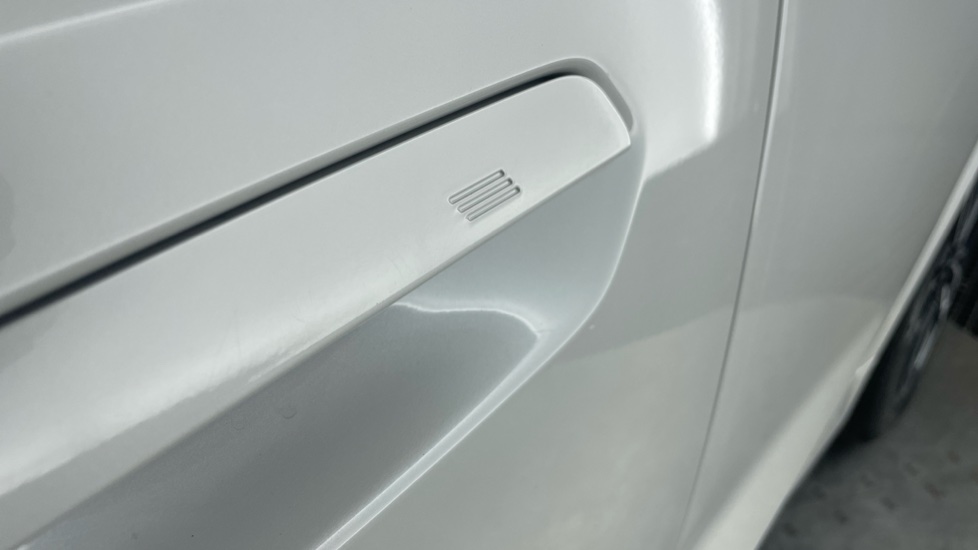 BMW iX1 230kW xDrive30 M Sport 65kWh 5dr Auto Electric Estate - Image 27