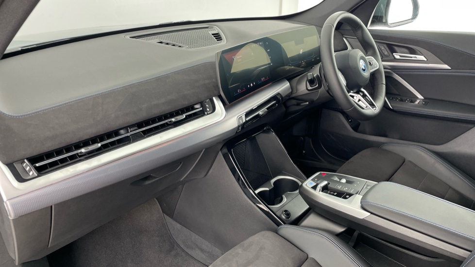BMW iX1 150kW eDrive20 Shadow Edition 65kWh 5dr Auto Electric Estate - Image 7