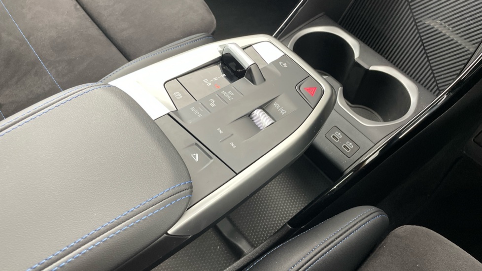 BMW iX1 150kW eDrive20 Shadow Edition 65kWh 5dr Auto Electric Estate - Image 10