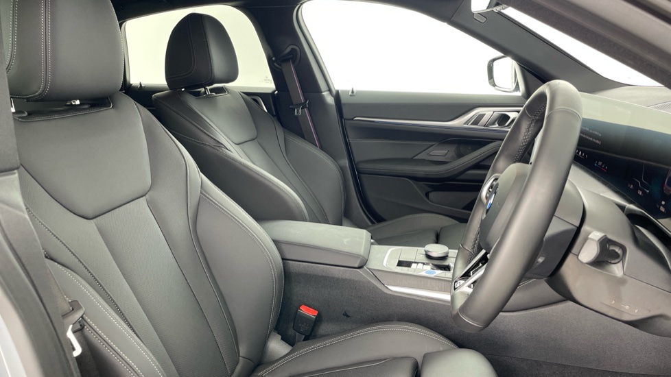 BMW i4 250kW eDrive40 M Sport 83.9kWh 5dr Auto [Pro Pack] Electric Hatchback - Image 11