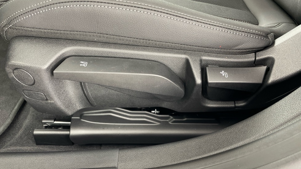 BMW i4 250kW eDrive40 M Sport 83.9kWh 5dr Auto [Pro Pack] Electric Hatchback - Image 28