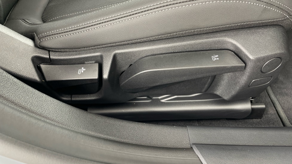 BMW i4 250kW eDrive40 M Sport 83.9kWh 5dr Auto [Pro Pack] Electric Hatchback - Image 52