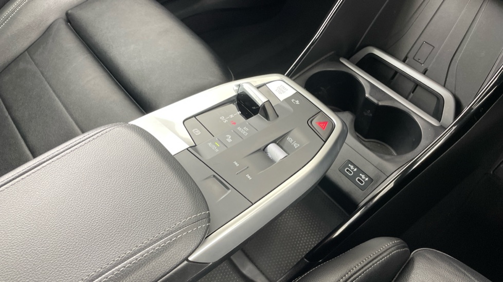 BMW 2 Series 223i MHT M Sport 5dr DCT Petrol Hatchback - Image 10