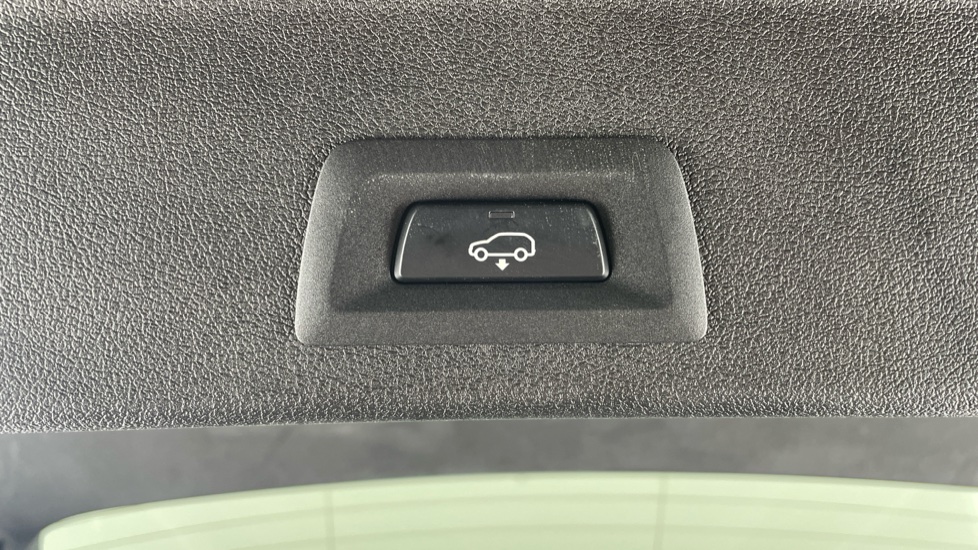 BMW X6 xDrive40d MHT M Sport 5dr Step Auto Diesel Estate - Image 37