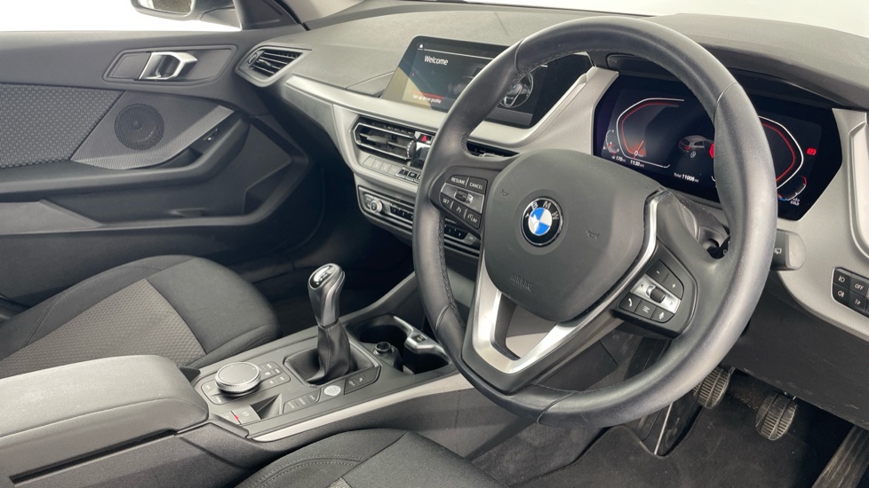 BMW 1 Series 118i [136] SE 5dr [Live Cockpit Professional] Petrol Hatchback - Image 6