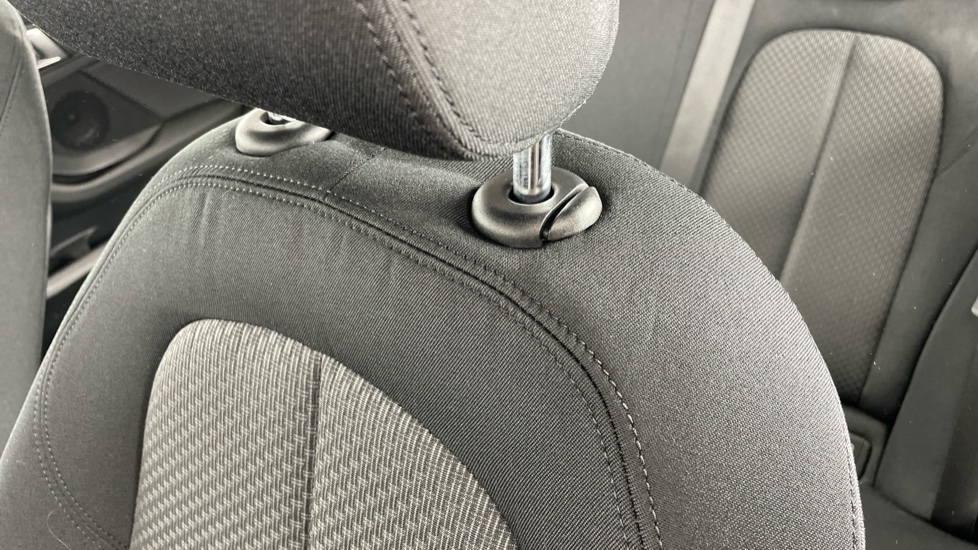 BMW 1 Series 118i [136] SE 5dr [Live Cockpit Professional] Petrol Hatchback - Image 27