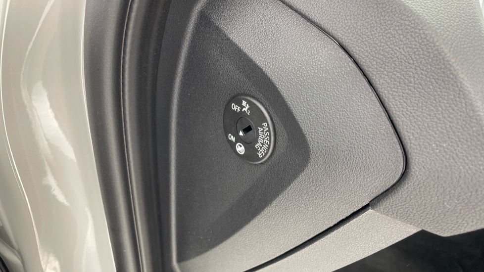 BMW 1 Series 118i [136] SE 5dr [Live Cockpit Professional] Petrol Hatchback - Image 28