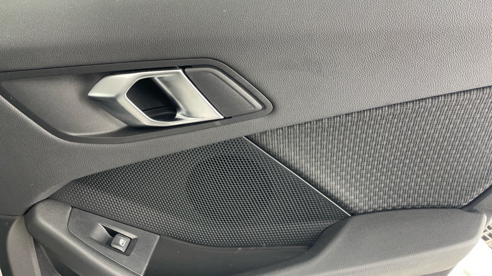 BMW 1 Series 118i [136] SE 5dr [Live Cockpit Professional] Petrol Hatchback - Image 39