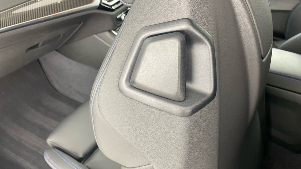 BMW M2 2dr DCT Petrol Coupe - Image 32