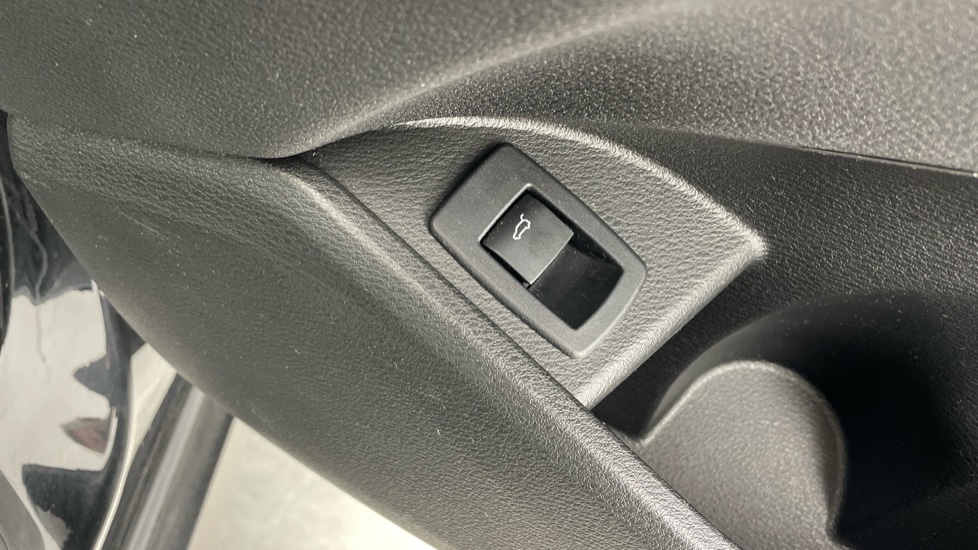 BMW X2 sDrive 20i Sport 5dr Step Auto Petrol Hatchback - Image 51