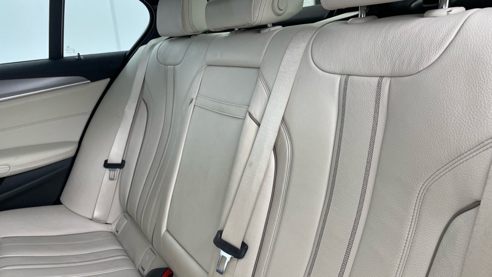 BMW 5 Series 520d MHT M Sport 4dr Auto Diesel Saloon - Image 12