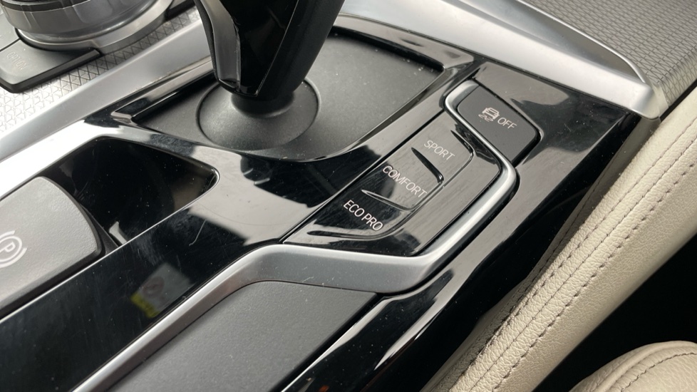 BMW 5 Series 520d MHT M Sport 4dr Auto Diesel Saloon - Image 19