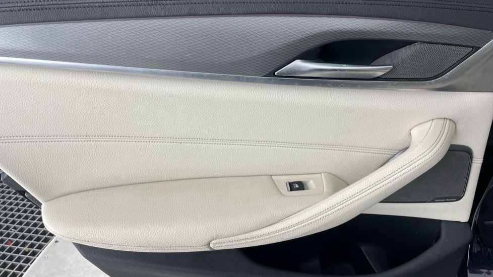 BMW 5 Series 520d MHT M Sport 4dr Auto Diesel Saloon - Image 31