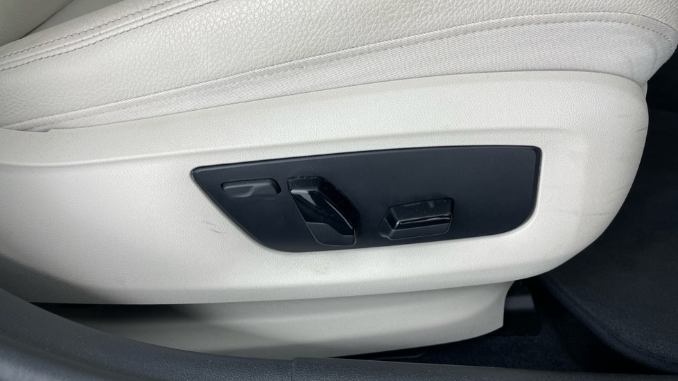 BMW 5 Series 520d MHT M Sport 4dr Auto Diesel Saloon - Image 46