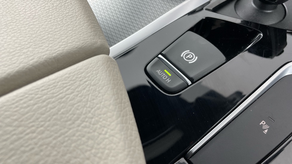 BMW 5 Series 520d MHT M Sport 4dr Auto Diesel Saloon - Image 51