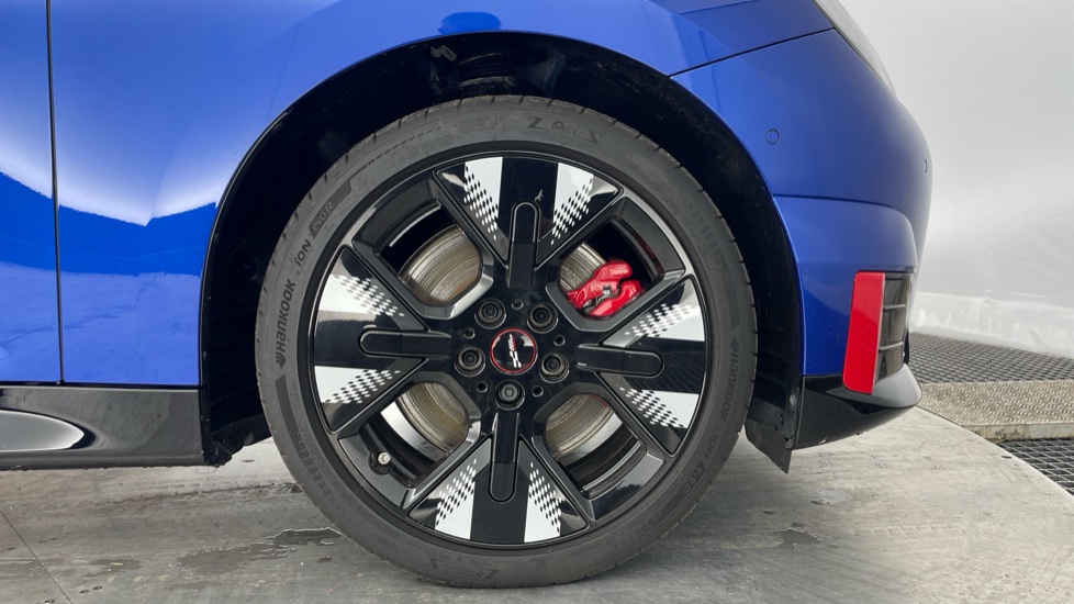 MINI Cooper 190kW John Cooper Works 54kWh 3dr Auto Electric Hatchback - Image 14