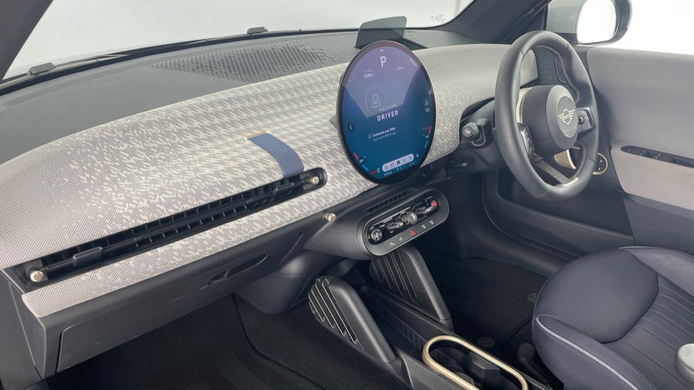 MINI Cooper 135kW E Exclusive 41kWh 3dr Auto Electric Hatchback - Image 7