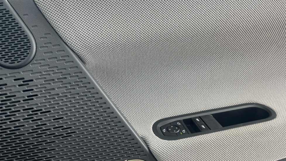 MINI Cooper 135kW E Exclusive 41kWh 3dr Auto Electric Hatchback - Image 20