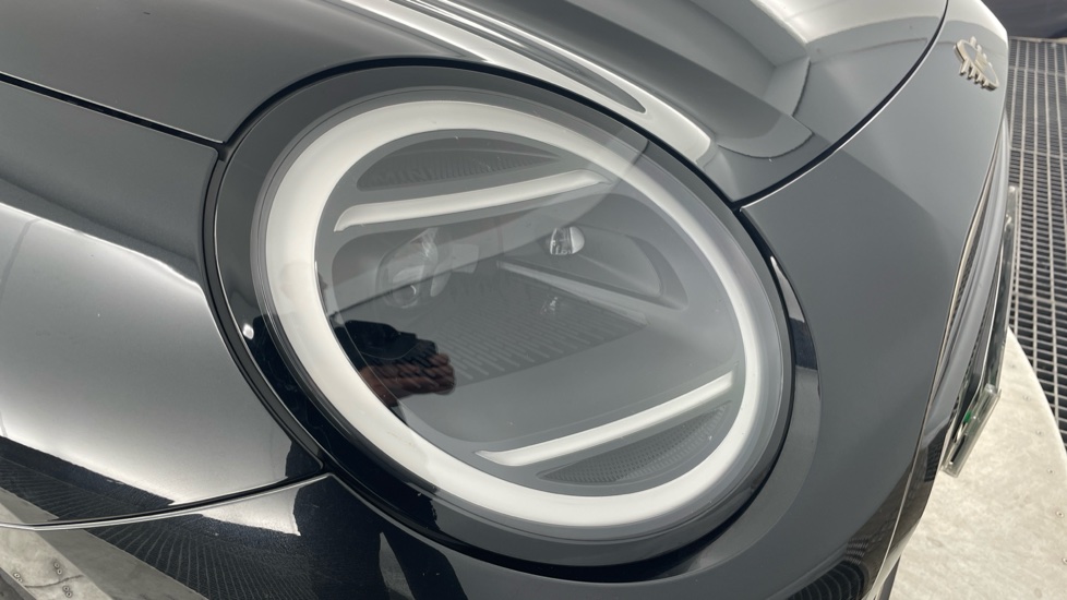 MINI Cooper 135kW E Exclusive 41kWh 3dr Auto Electric Hatchback - Image 23