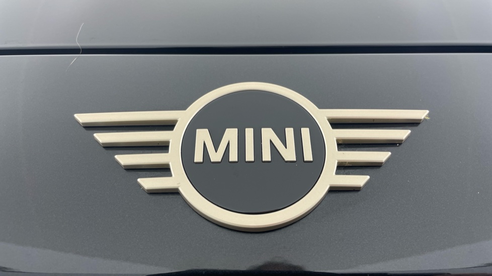 MINI Cooper 135kW E Exclusive 41kWh 3dr Auto Electric Hatchback - Image 24