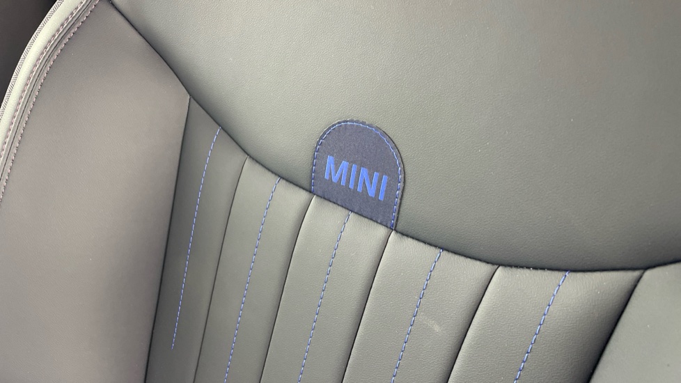 MINI Cooper 135kW E Exclusive 41kWh 3dr Auto Electric Hatchback - Image 29