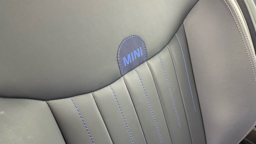 MINI Cooper 135kW E Exclusive 41kWh 3dr Auto Electric Hatchback - Image 42