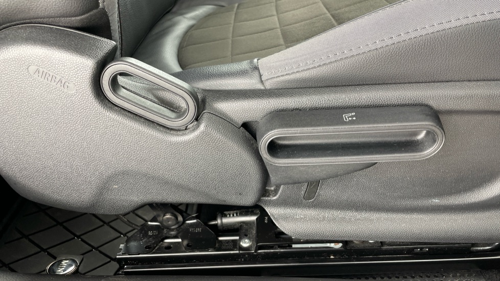 MINI Hatchback 2.0 John Cooper Works 3dr Auto Petrol Hatchback - Image 44