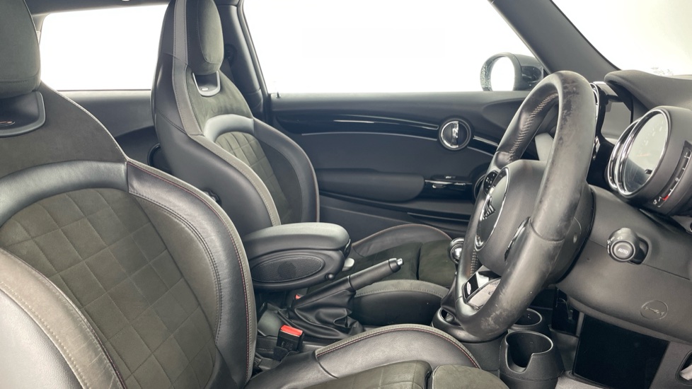 MINI Hatchback 1.5 Cooper Sport 3dr [Comfort Pack] Petrol Hatchback - Image 11