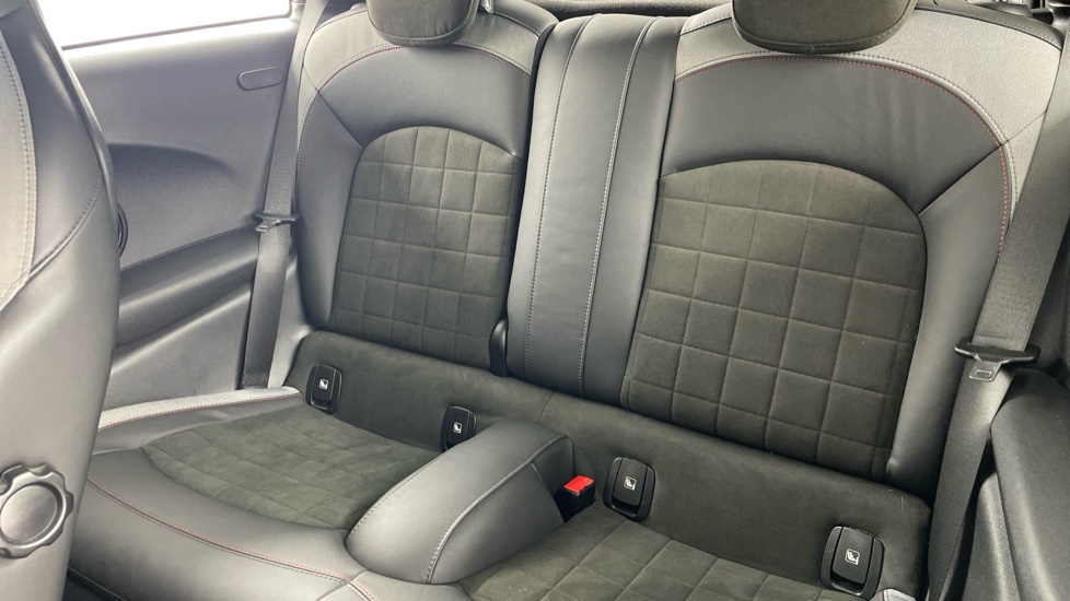 MINI Hatchback 1.5 Cooper Sport 3dr [Comfort Pack] Petrol Hatchback - Image 12
