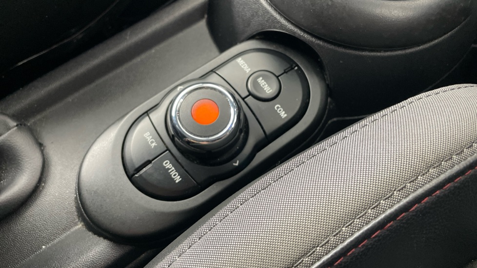 MINI Hatchback 1.5 Cooper Sport 3dr [Comfort Pack] Petrol Hatchback - Image 19