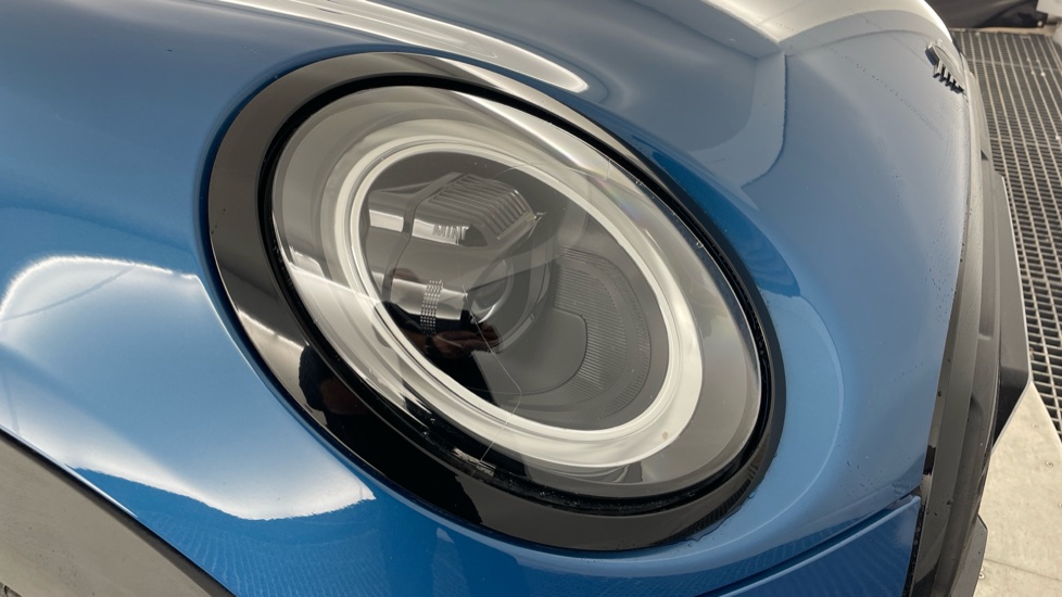 MINI Hatchback 1.5 Cooper Sport 3dr [Comfort Pack] Petrol Hatchback - Image 23