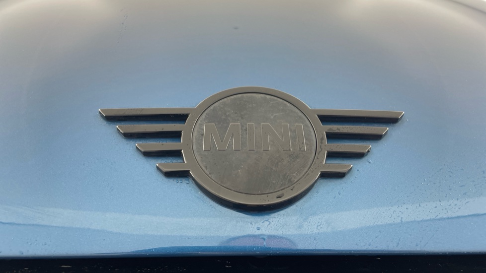 MINI Hatchback 1.5 Cooper Sport 3dr [Comfort Pack] Petrol Hatchback - Image 24