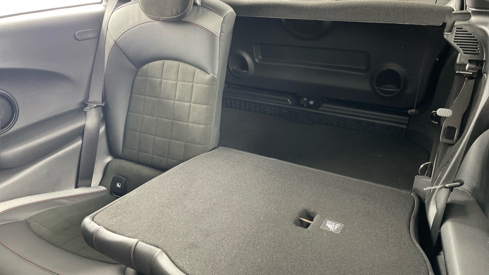 MINI Hatchback 1.5 Cooper Sport 3dr [Comfort Pack] Petrol Hatchback - Image 39