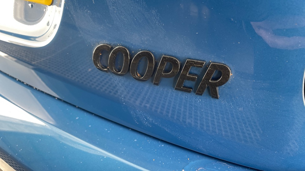 MINI Hatchback 1.5 Cooper Sport 3dr [Comfort Pack] Petrol Hatchback - Image 43