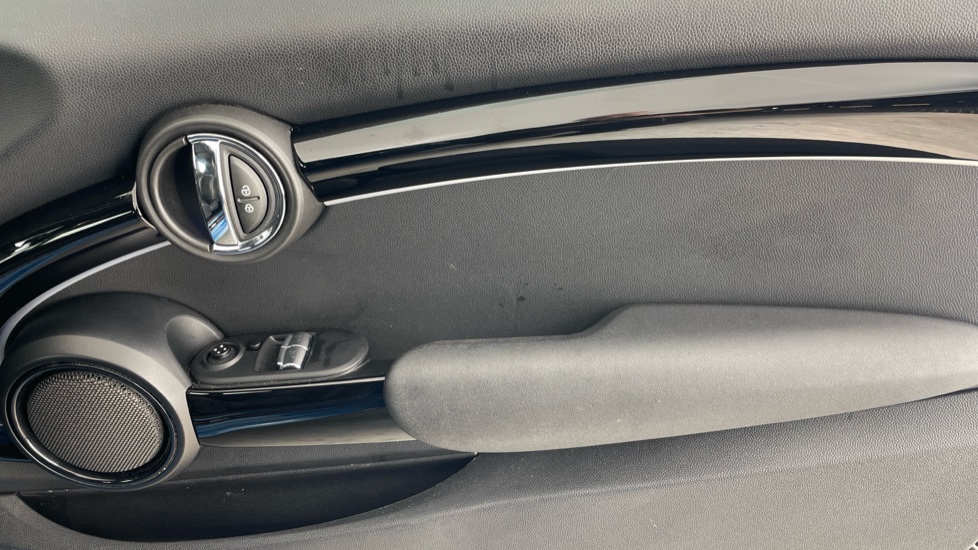 MINI Hatchback 1.5 Cooper Sport 3dr [Comfort Pack] Petrol Hatchback - Image 44