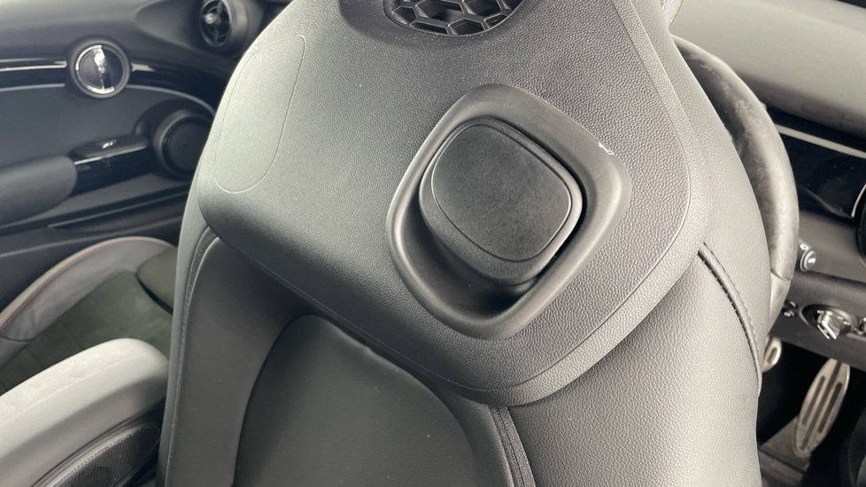 MINI Hatchback 1.5 Cooper Sport 3dr [Comfort Pack] Petrol Hatchback - Image 47
