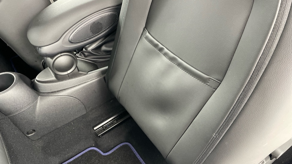 MINI Hatchback 1.5 Cooper Sport 3dr [Comfort Pack] Petrol Hatchback - Image 48