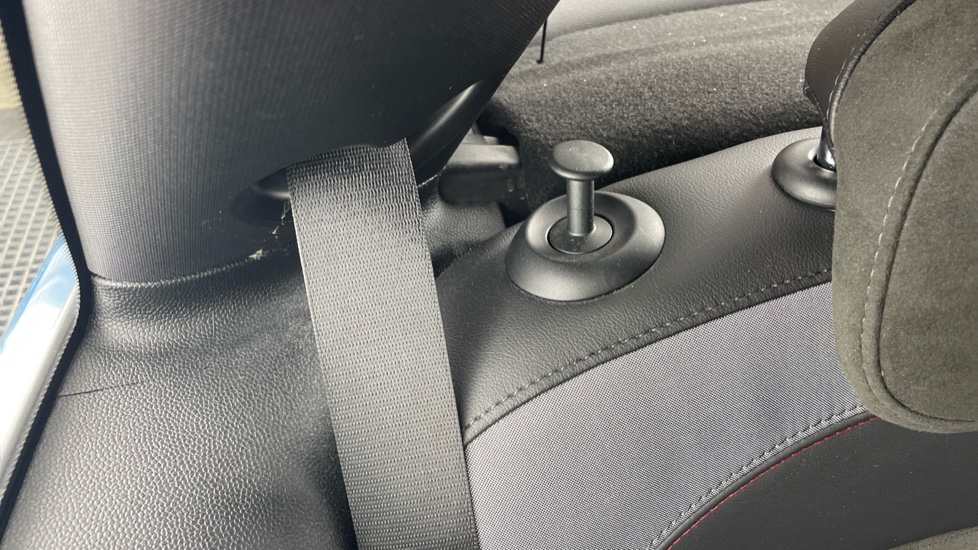 MINI Hatchback 1.5 Cooper Sport 3dr [Comfort Pack] Petrol Hatchback - Image 52