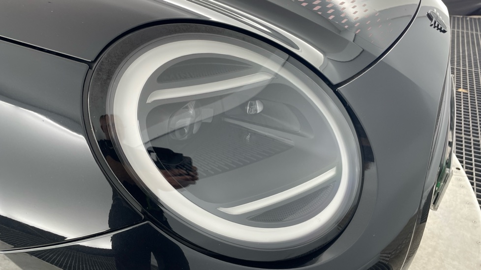 MINI Cooper 160kW SE Sport 54kWh 3dr Auto Electric Hatchback - Image 23