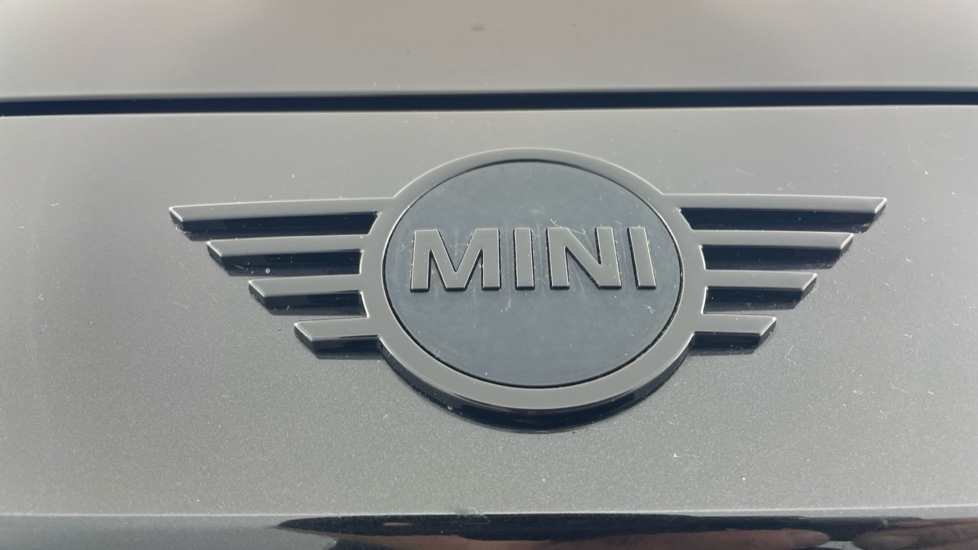 MINI Cooper 160kW SE Sport 54kWh 3dr Auto Electric Hatchback - Image 24