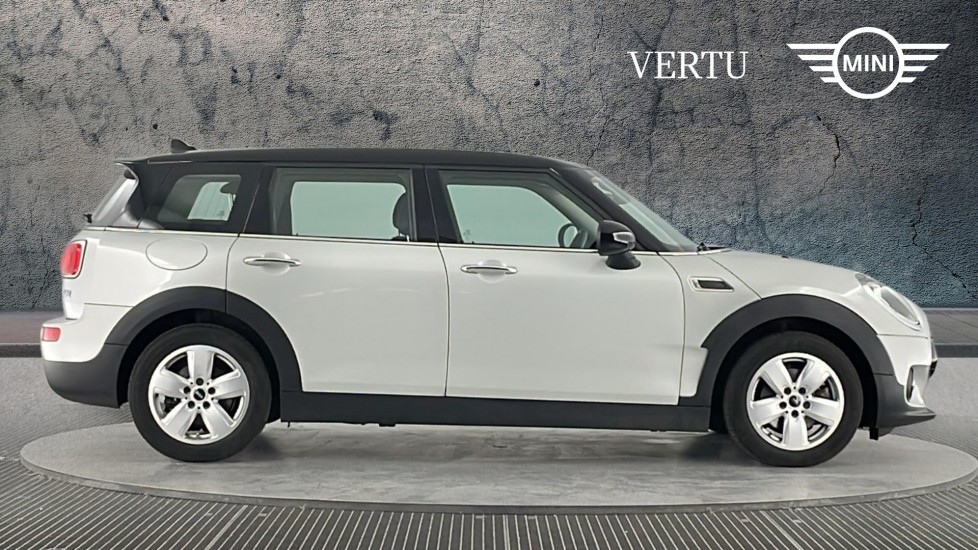 MINI Clubman 1.5 Cooper Classic 6dr Petrol Estate - Image 3