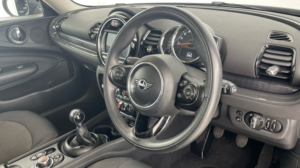 MINI Clubman 1.5 Cooper Classic 6dr Petrol Estate - Image 6