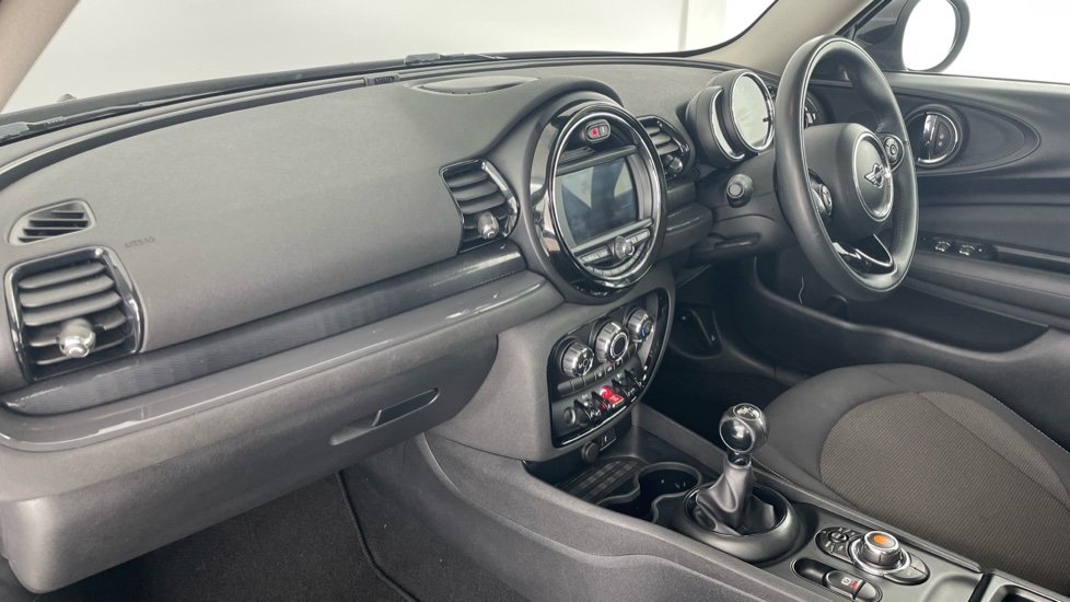 MINI Clubman 1.5 Cooper Classic 6dr Petrol Estate - Image 7