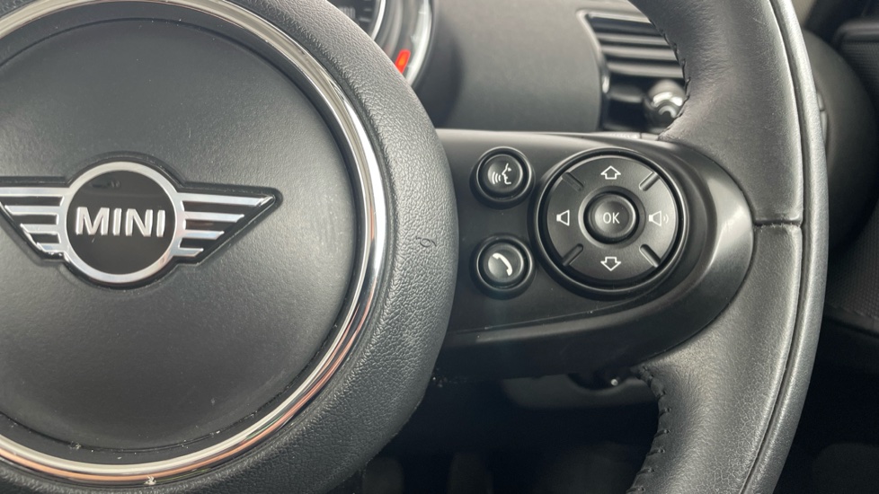 MINI Clubman 1.5 Cooper Classic 6dr Petrol Estate - Image 18