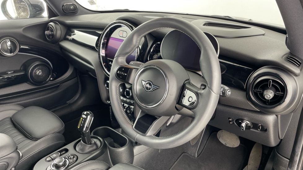 MINI Hatchback 135kW Cooper S Shadow Edition 33kWh 3dr Auto Electric Hatchback - Image 6