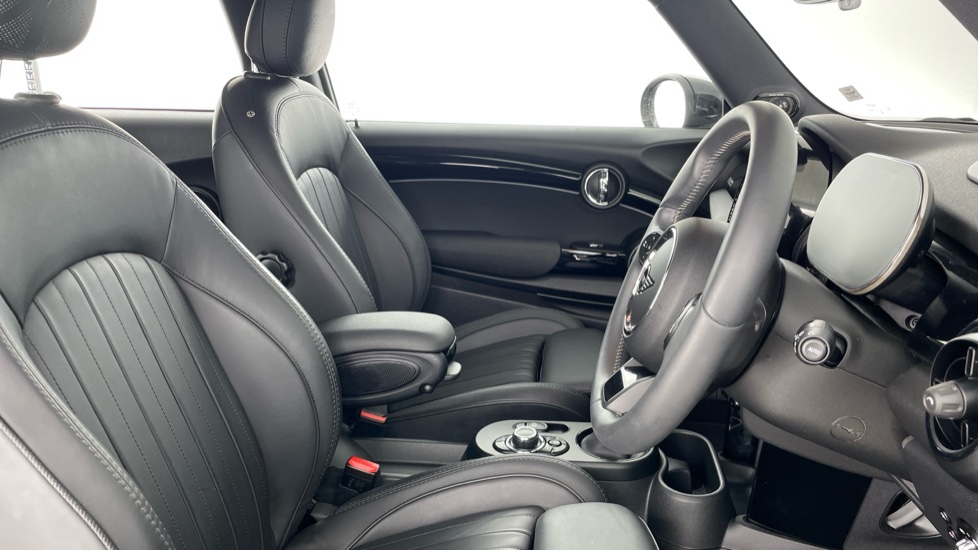 MINI Hatchback 135kW Cooper S Shadow Edition 33kWh 3dr Auto Electric Hatchback - Image 11
