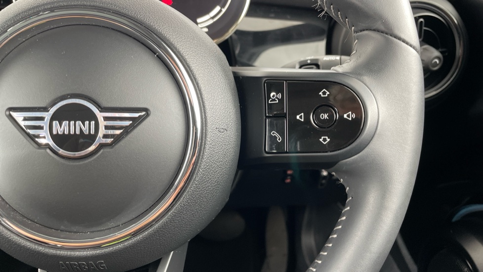 MINI Hatchback 135kW Cooper S Shadow Edition 33kWh 3dr Auto Electric Hatchback - Image 18